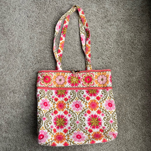 Vera Bradley Handbags - Vera Bradley Large Tote